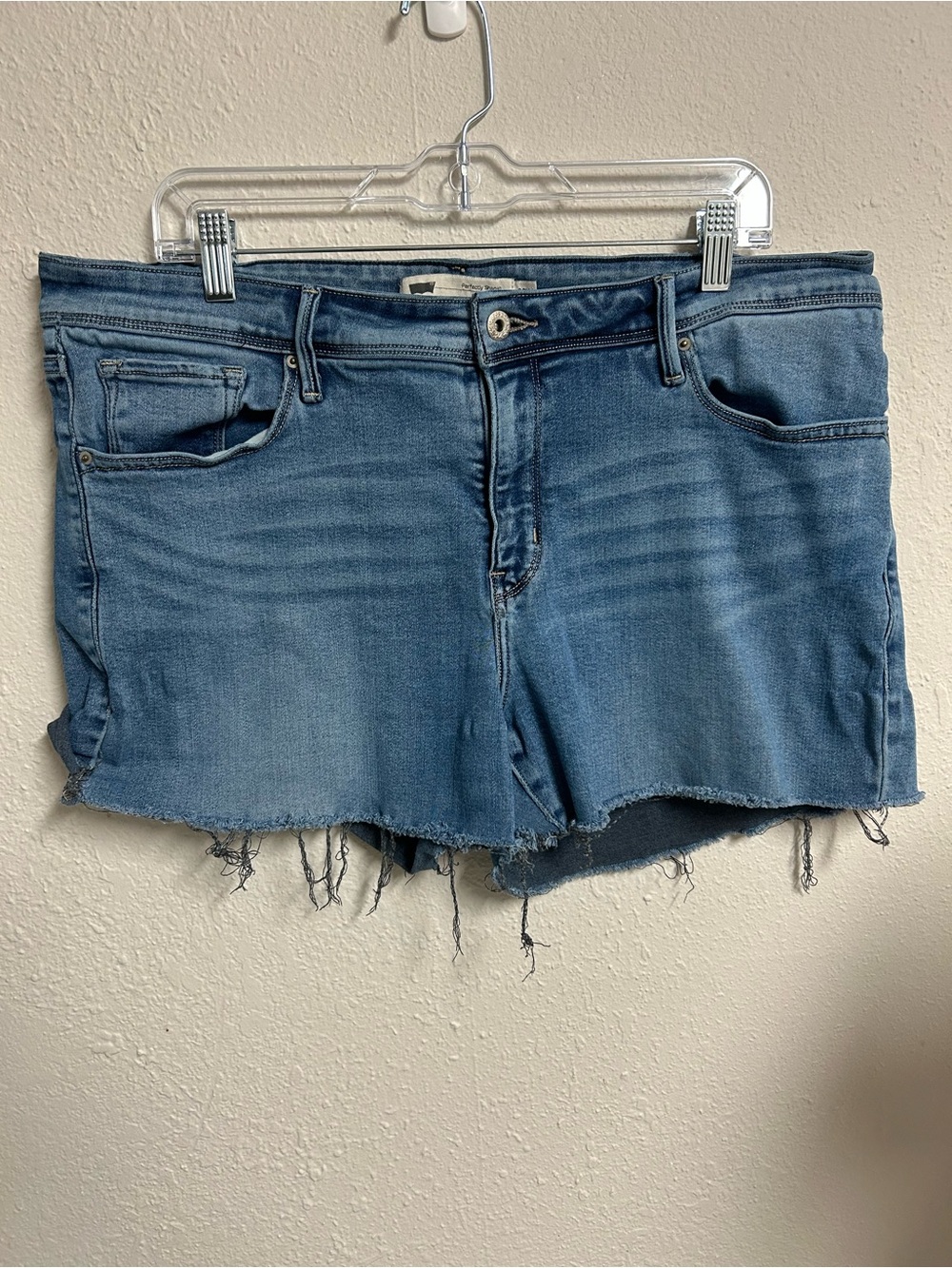 Levis 512 Perfectly Shaping Cutoff Denim Shorts Plus Size Womens 20W Frayed Hem